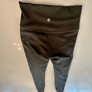 Lululemon Wunder train dark olive full length, worn a few times